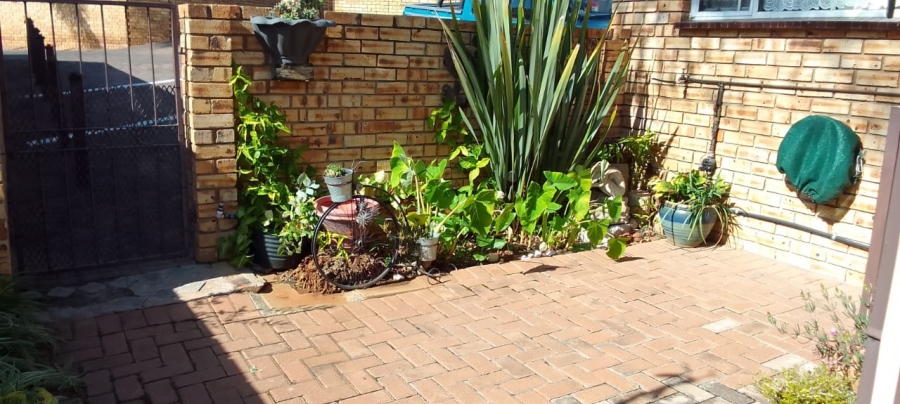 3 Bedroom Property for Sale in Safari Gardens North West